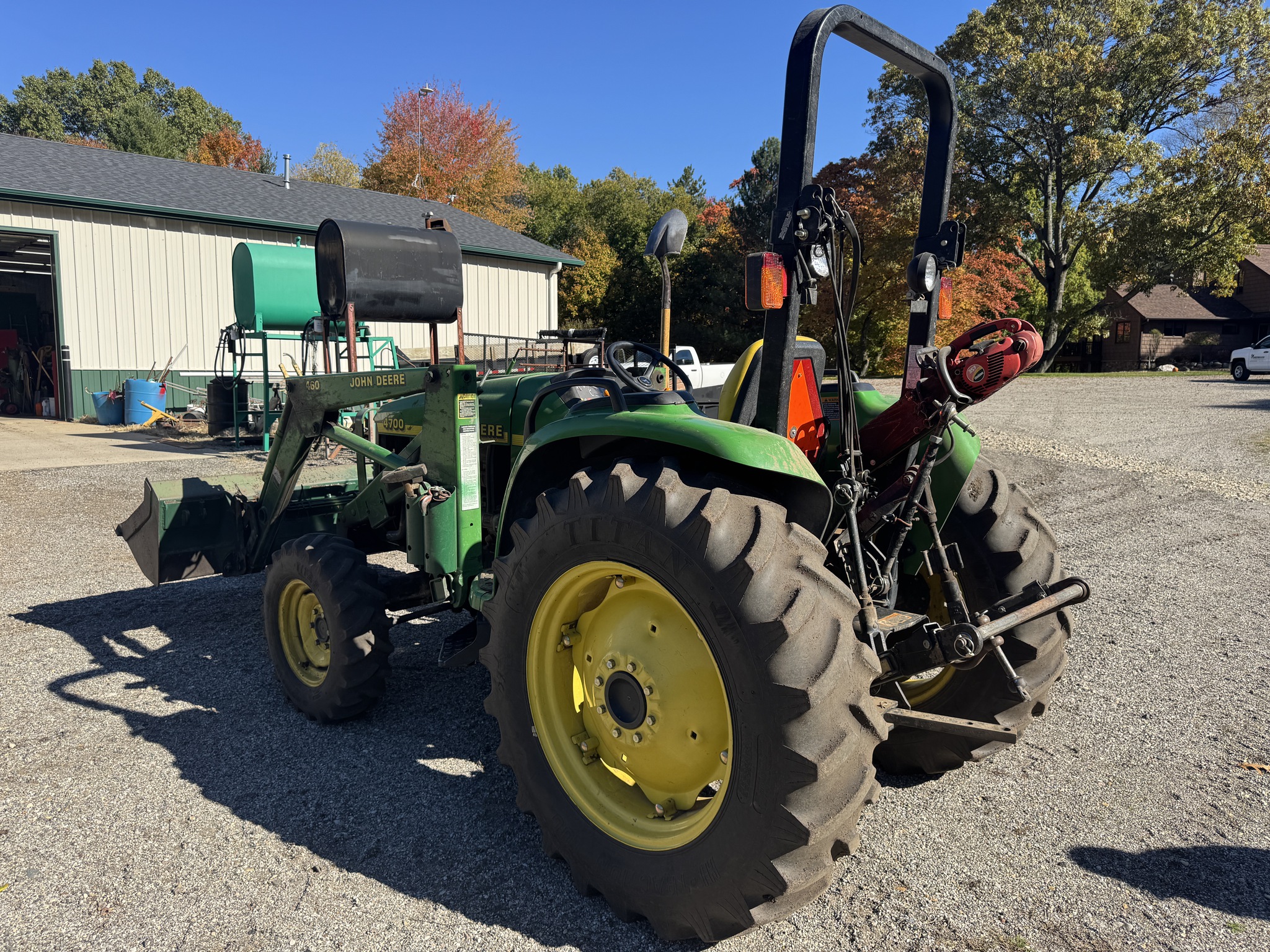 2001 John Deere 4700 Image 8