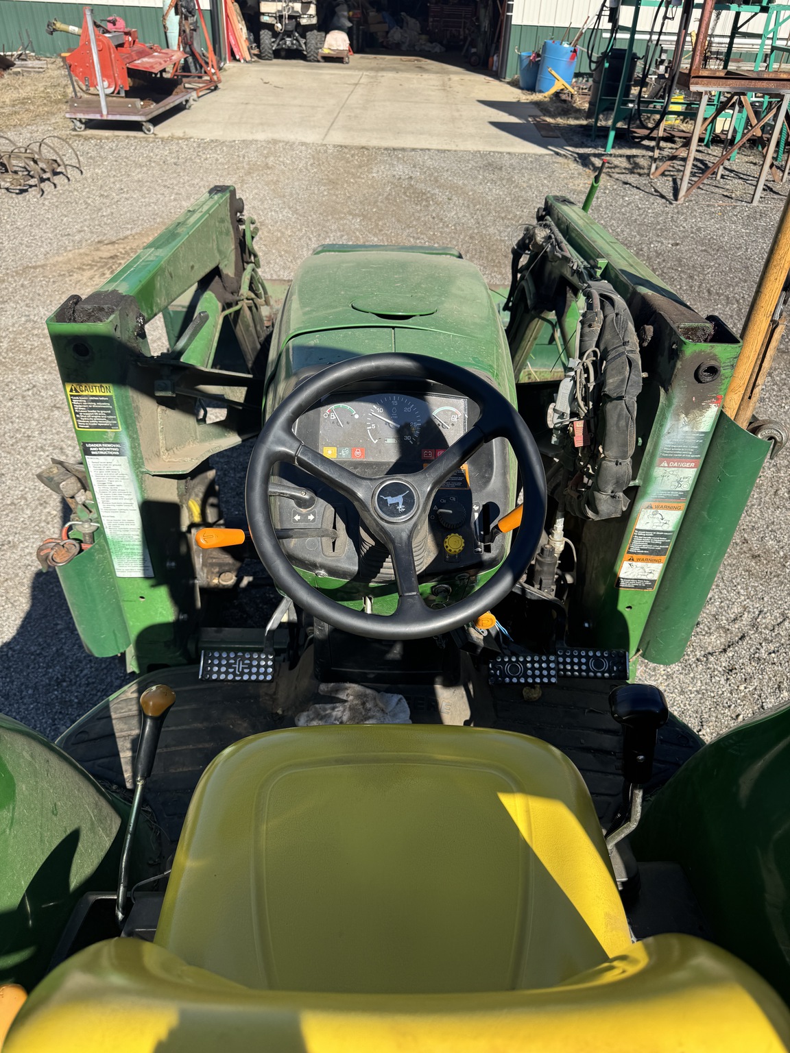 2001 John Deere 4700 Image 9