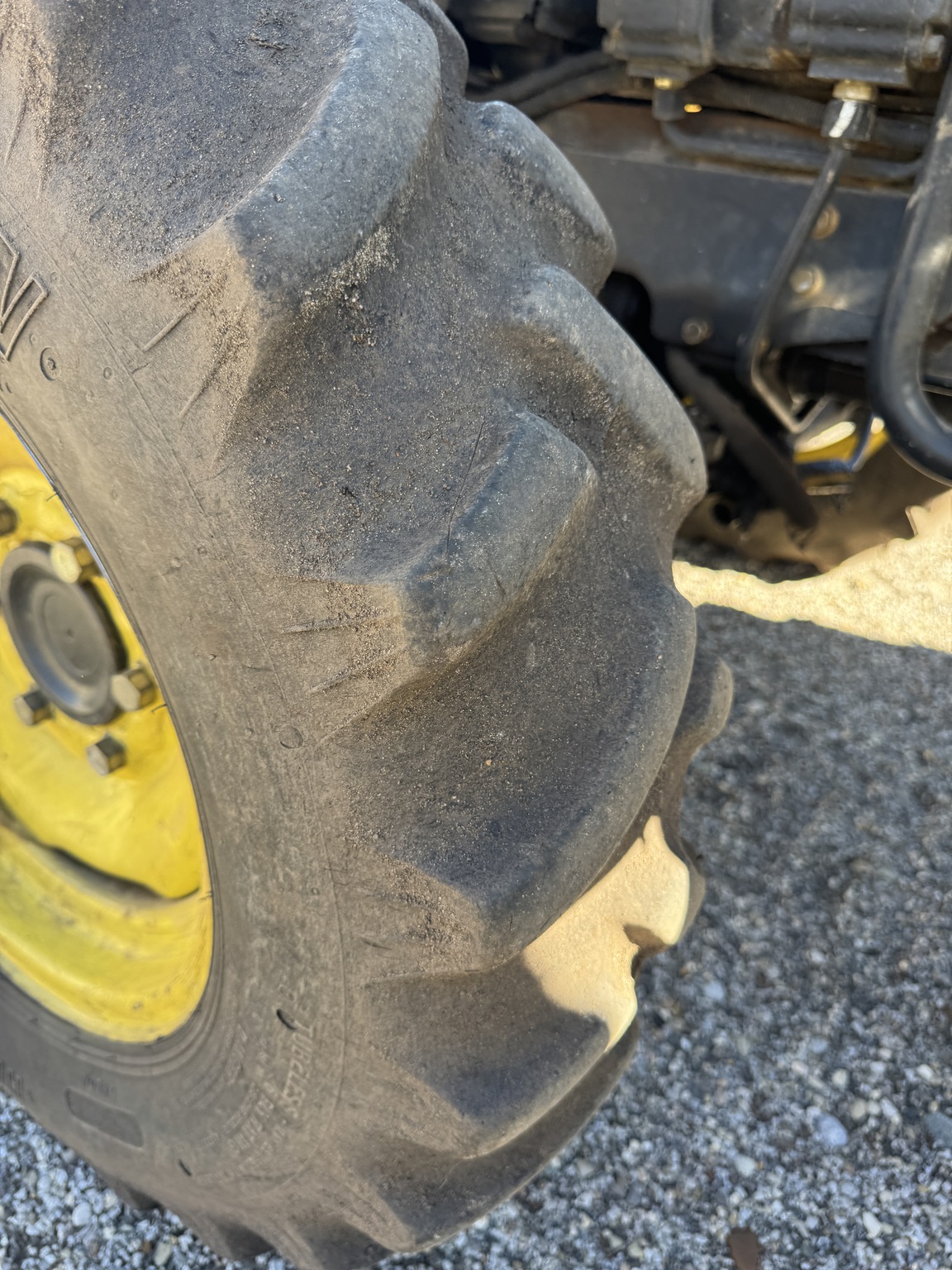 2001 John Deere 4700 Image 11