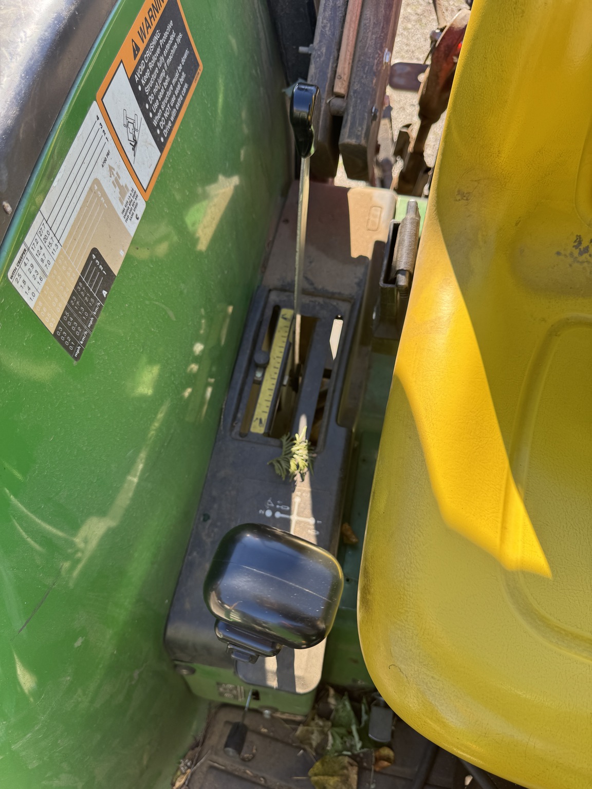 2001 John Deere 4700 Image 17