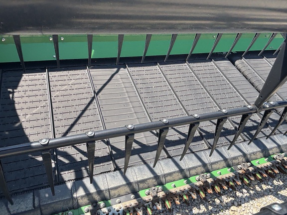 Used 2024 John Deere RD35F Combine Platforms at Koenig Equipment in Greenville, OH - Photo10