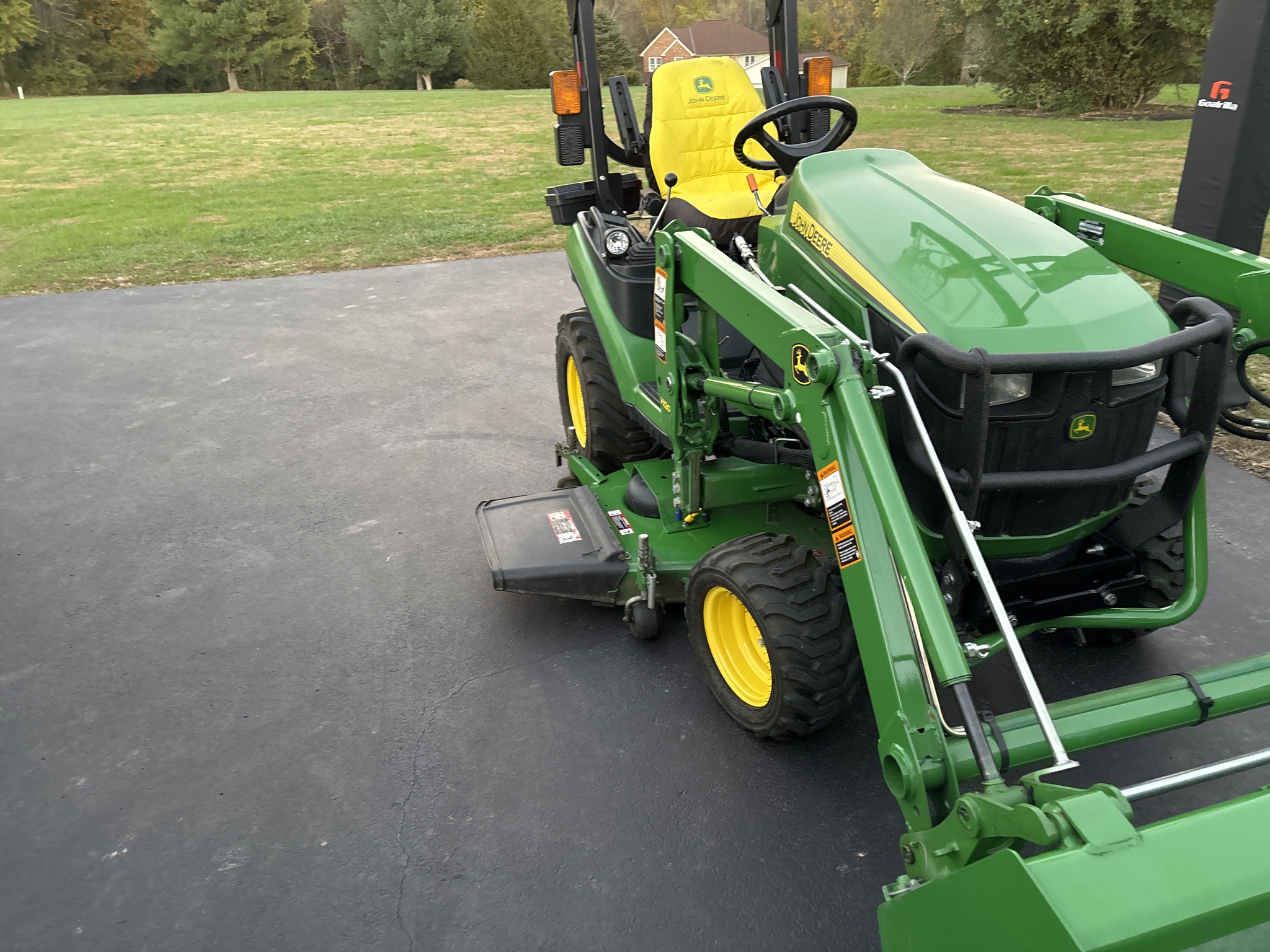 Used 2017 John Deere 1025R Compact Utility Tractors at Koenig Equipment in Amelia, OH - PhotoXL4