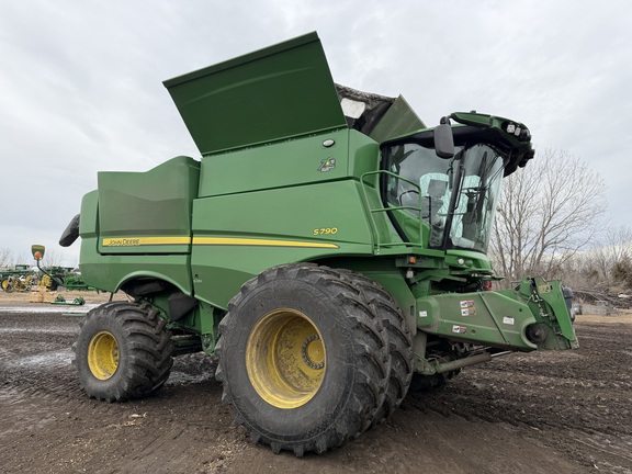  John Deere S790