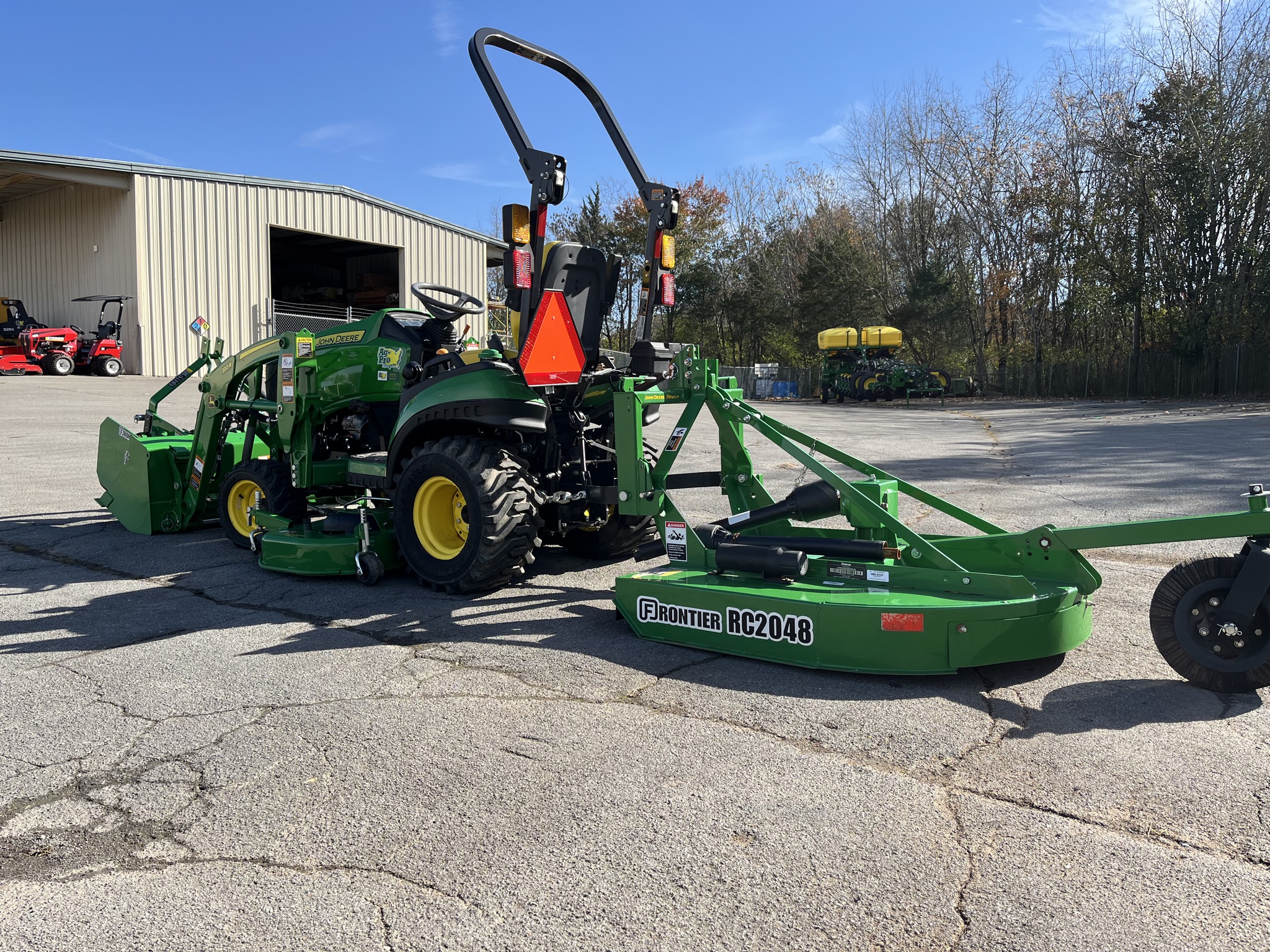 2023 John Deere 1025R Image 4