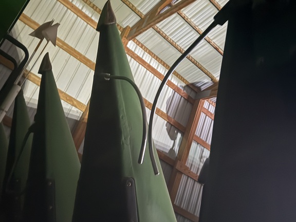 2010 John Deere 608C - Photo10