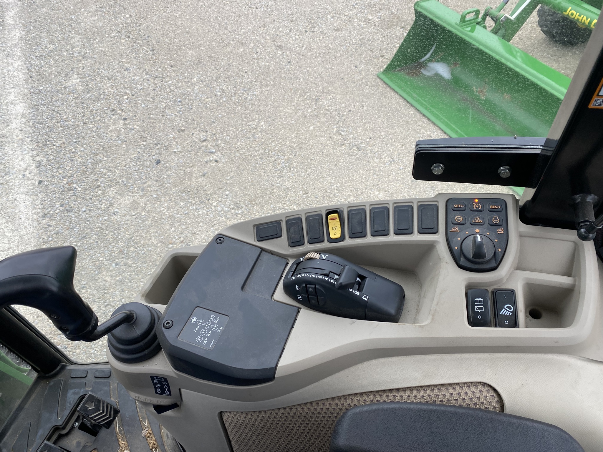 2024 John Deere 4066R Image 7
