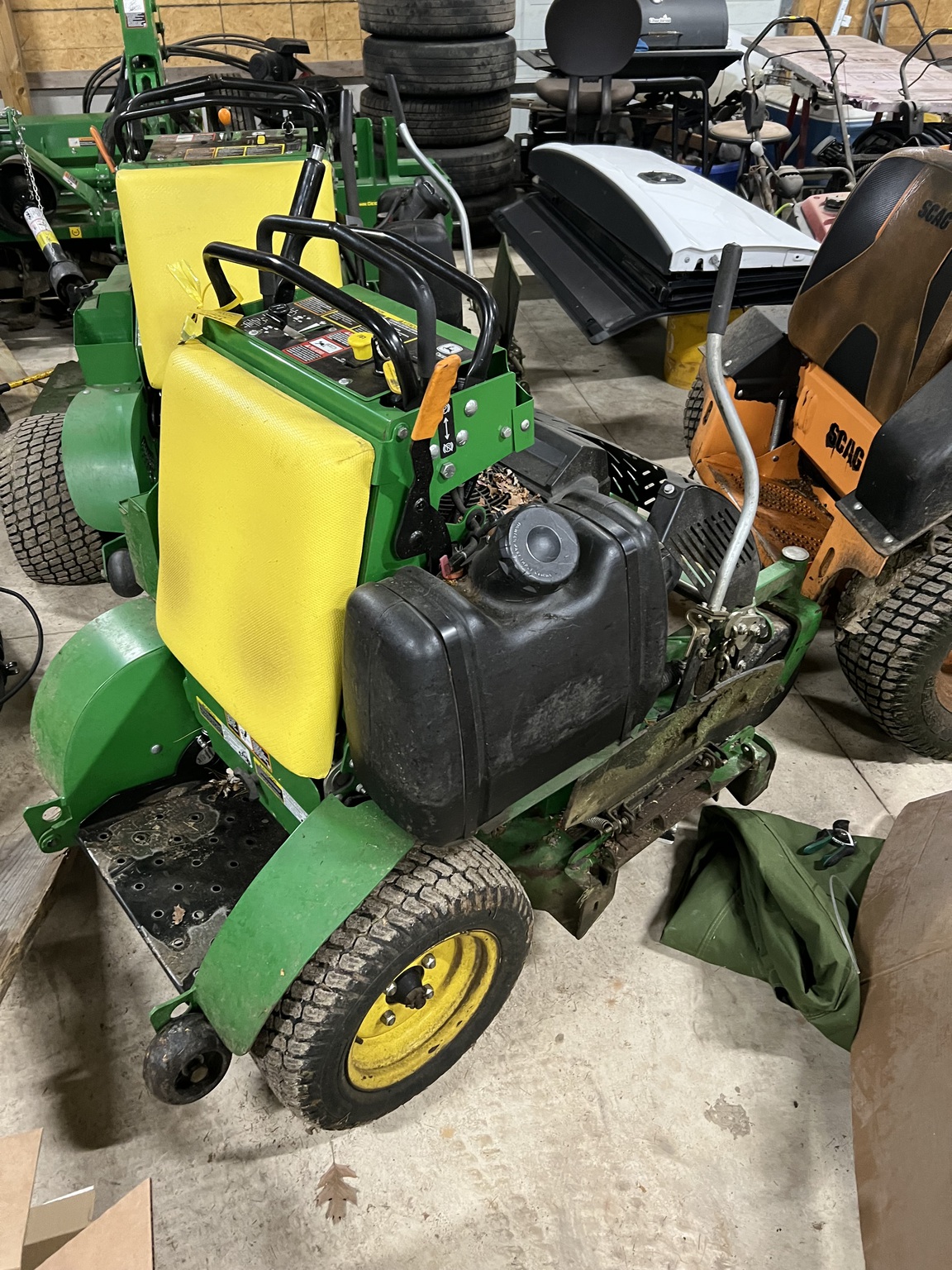 2017 John Deere 636M Image 4