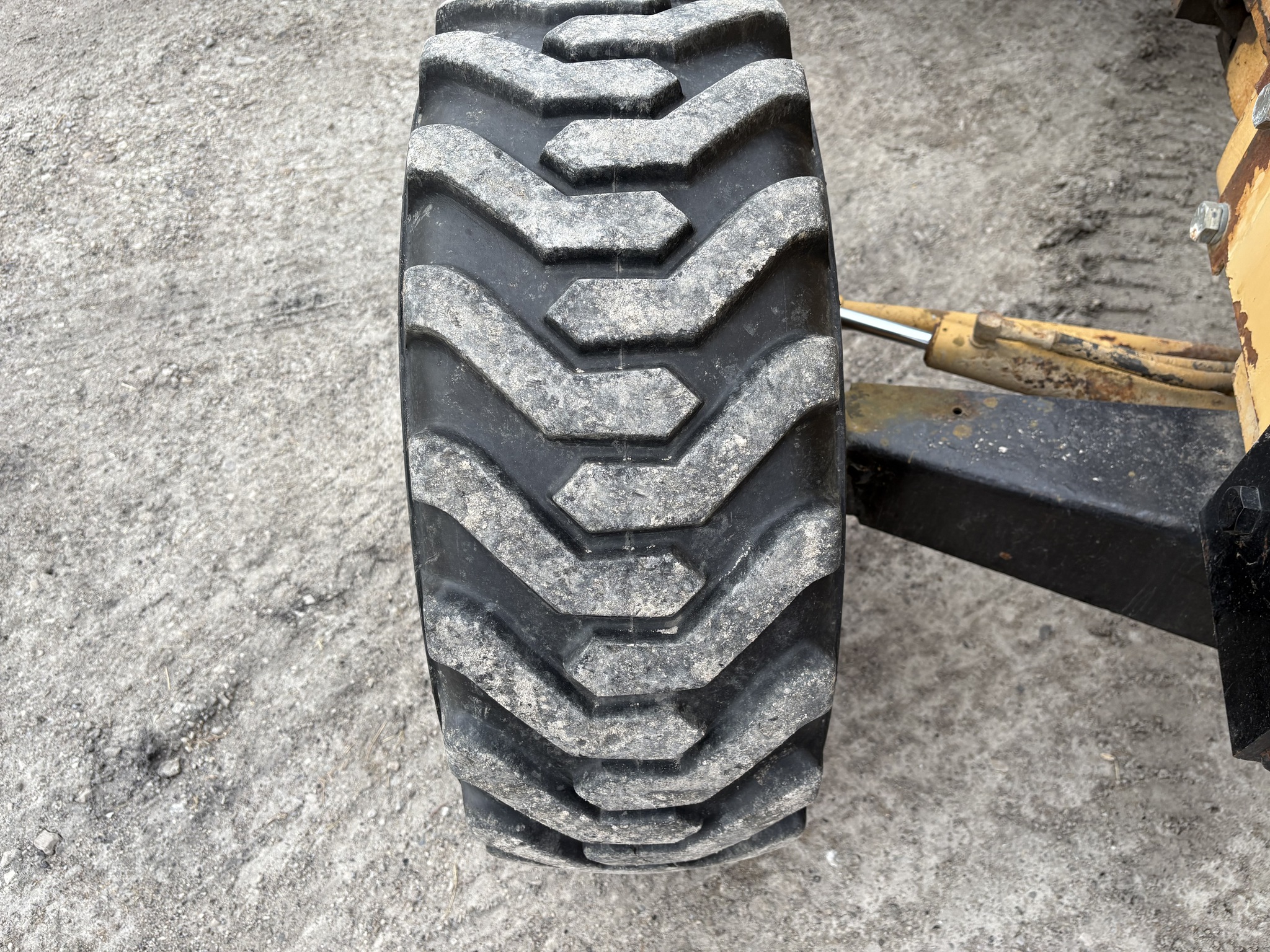 1989 Ford 545 Image 17