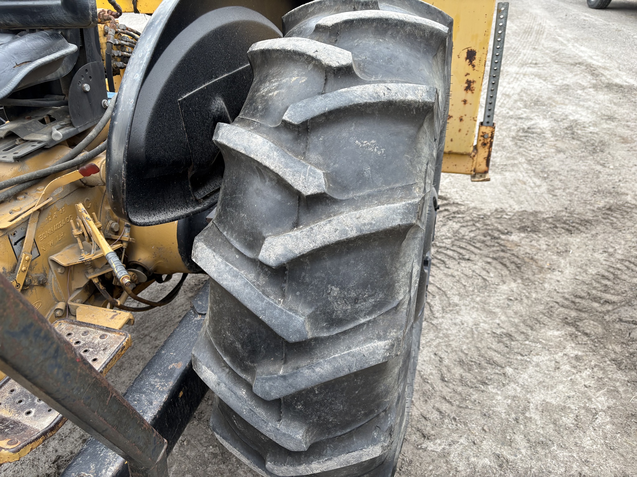 1989 Ford 545 Image 21