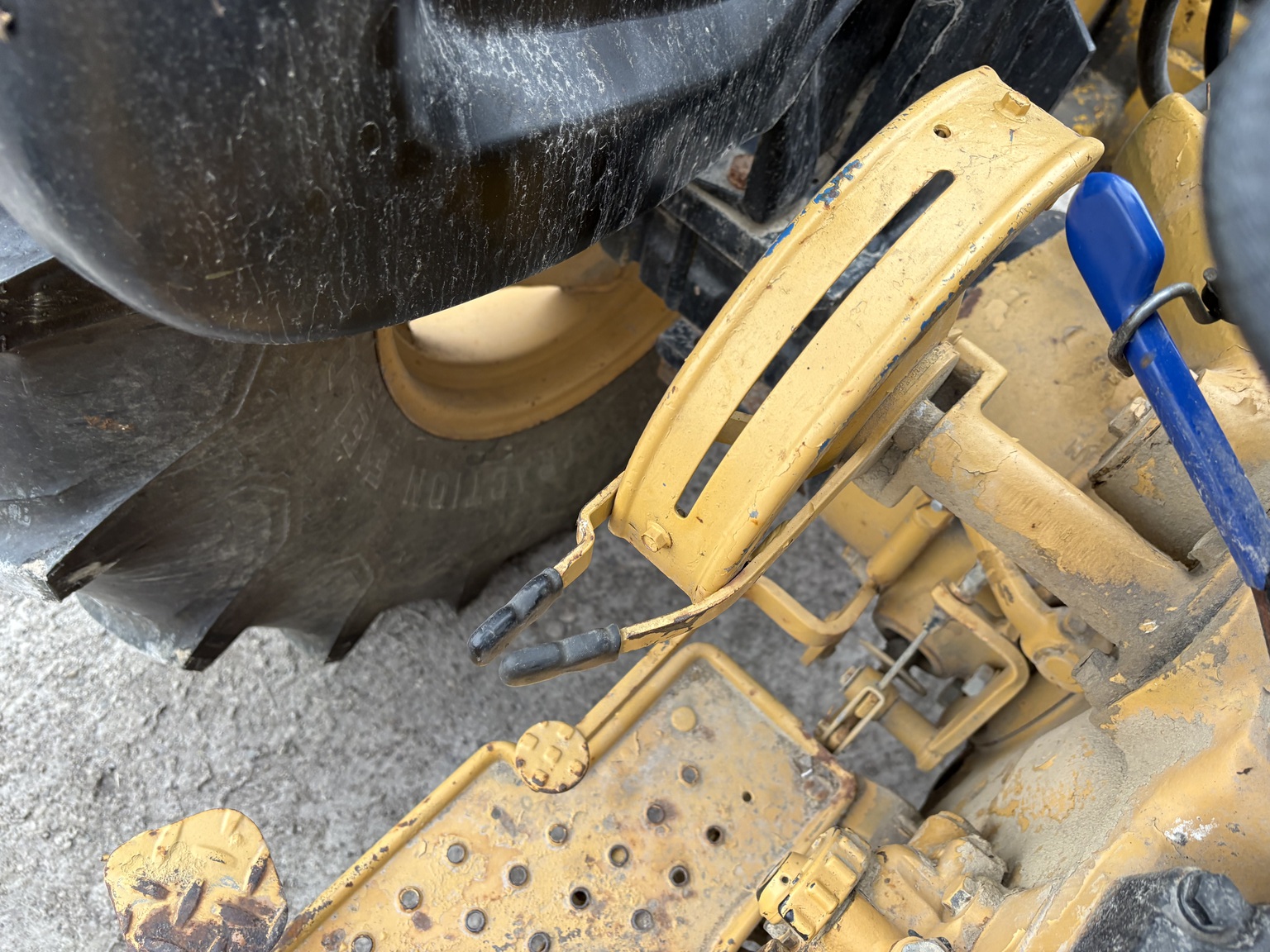 1989 Ford 545 Image 10