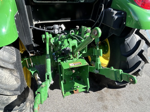 2022 John Deere 5055E Photo 2