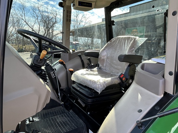 2022 John Deere 5055E Photo 6
