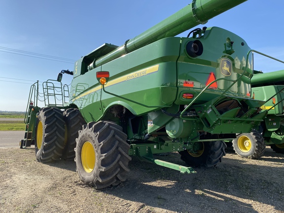 Used 2021 John Deere S780 Combines at Horizon Ag & Turf in Barrhead, AB - Photo6