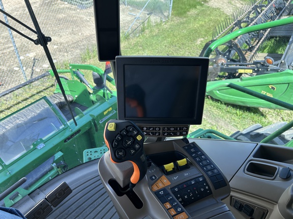 Used 2021 John Deere S780 Combines at Horizon Ag & Turf in Barrhead, AB - Photo13