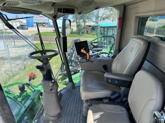 Used 2021 John Deere S780 Combines at Horizon Ag & Turf in Barrhead, AB - Photo12