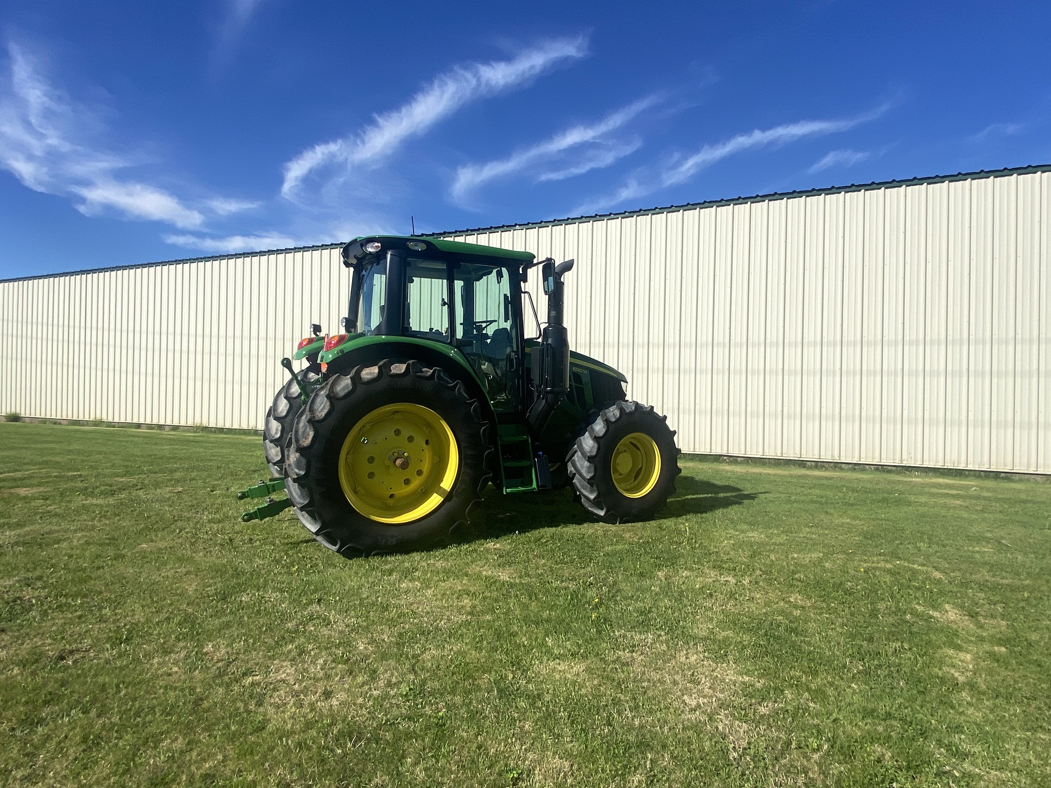 2025 John Deere 6120M Image 20