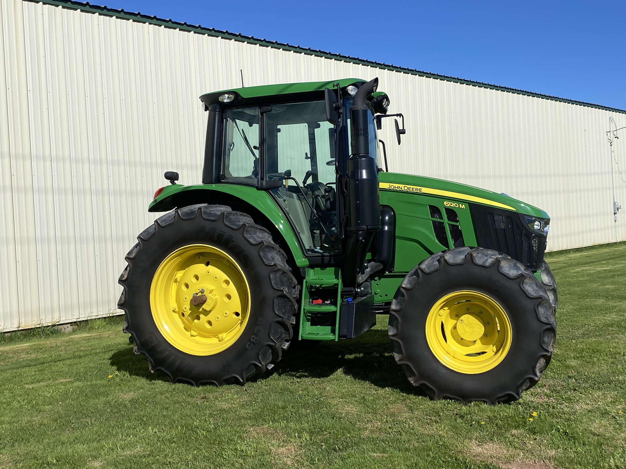 2025 John Deere 6120M Image 22