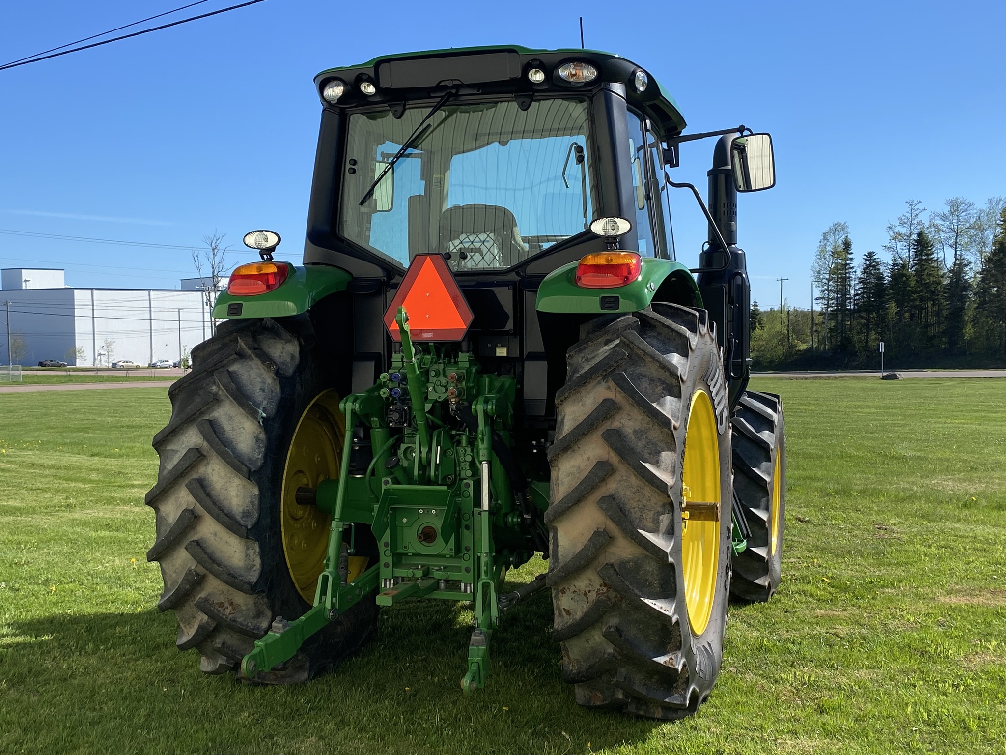 2025 John Deere 6120M Image 25