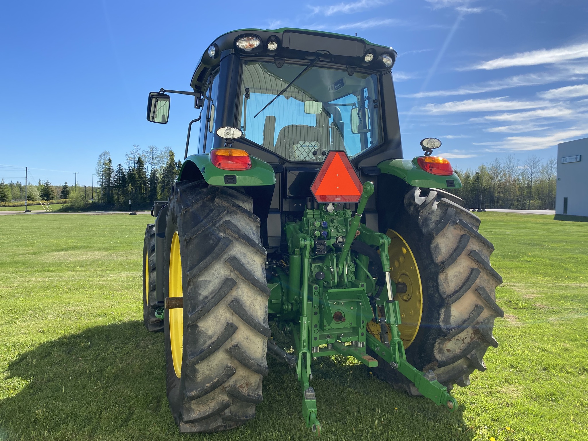 2025 John Deere 6120M Image 27