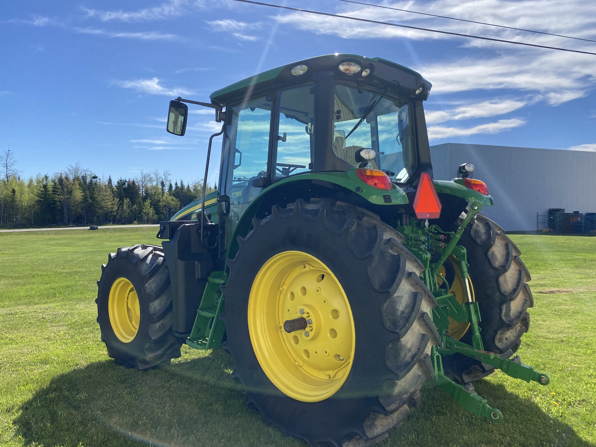 2025 John Deere 6120M Image 28