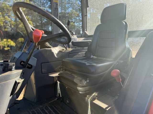 2000 Kubota M8200 Image 3