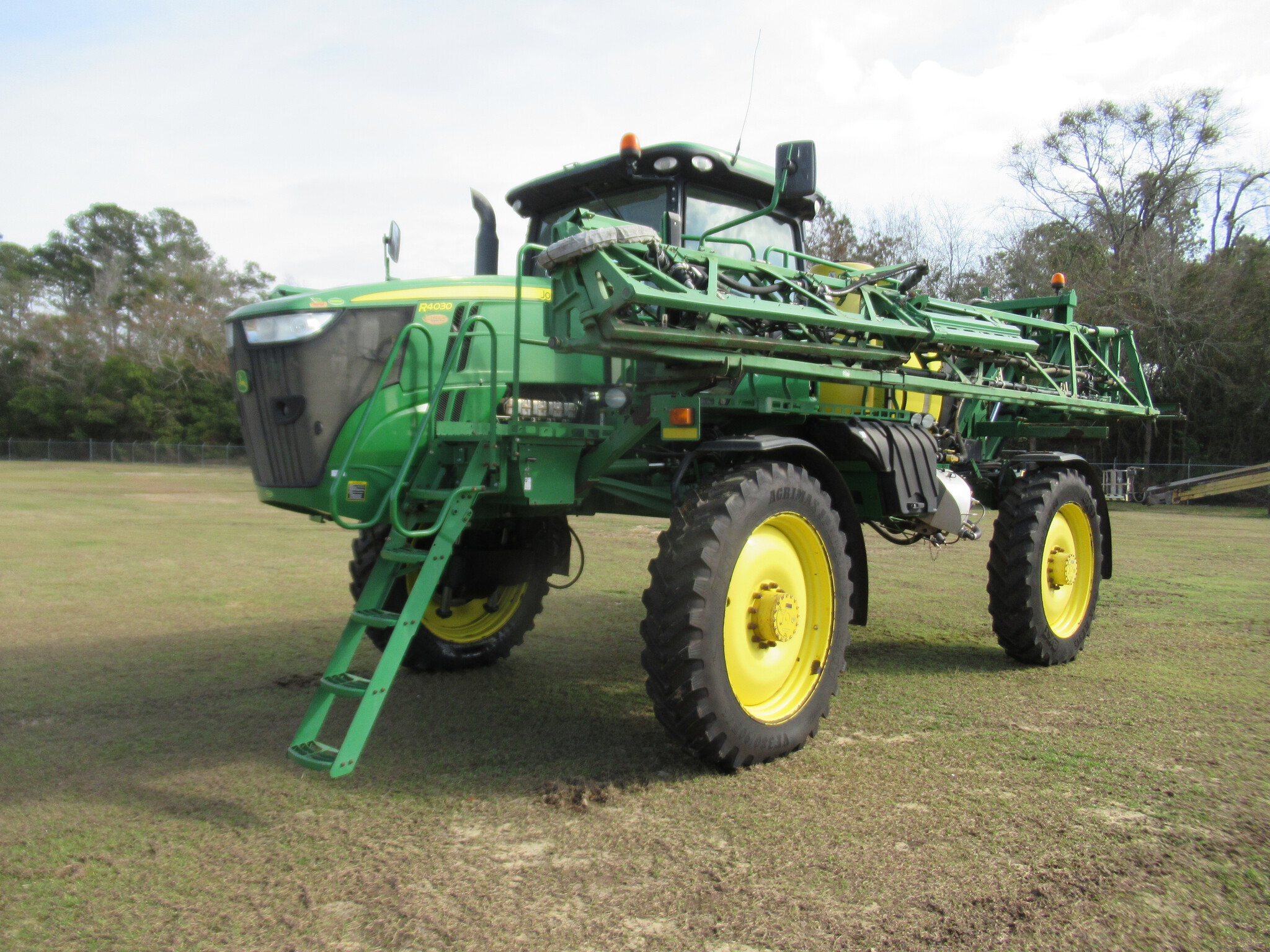 2014 John Deere R4030 Image 3