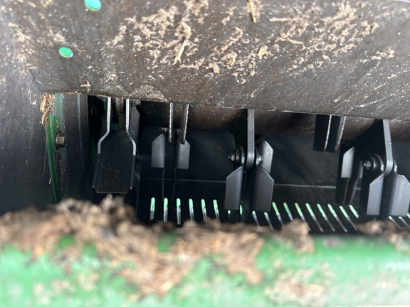 2014 John Deere S670 (14th thumbnail)