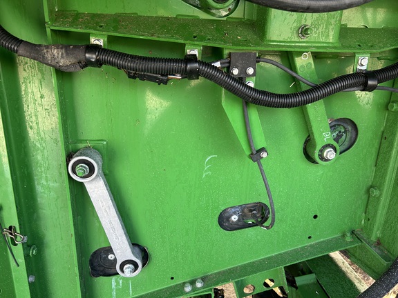 2014 John Deere S670 (29th thumbnail)