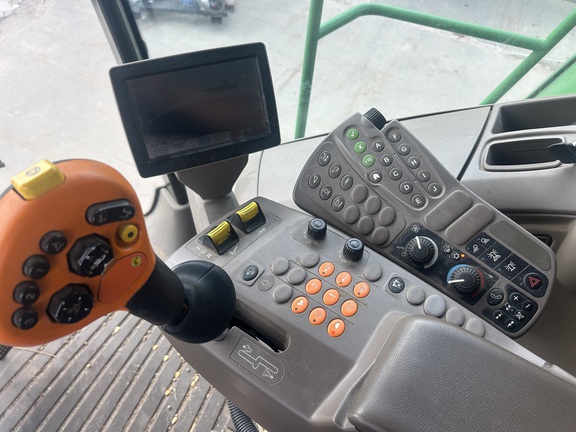 2014 John Deere S670 (27th thumbnail)