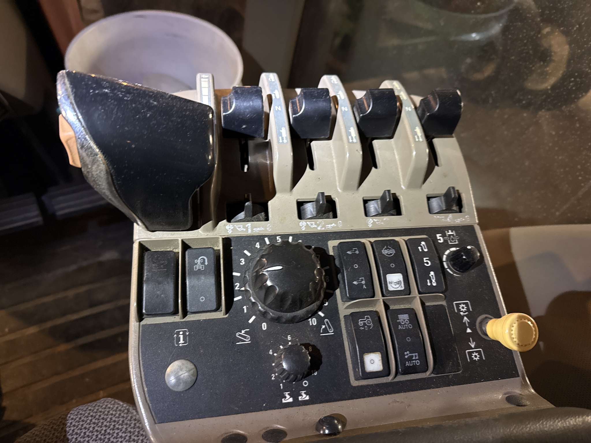 2011 Case IH Magnum 275 Image 61