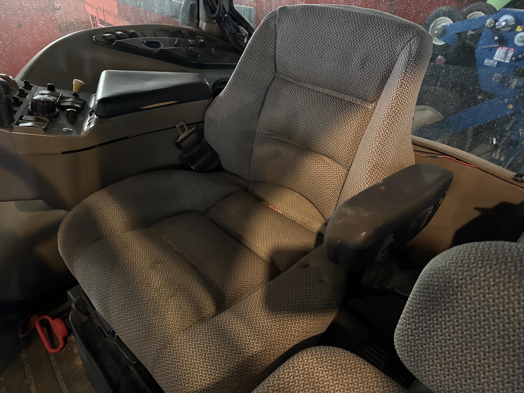 2011 Case IH Magnum 275 Image 51