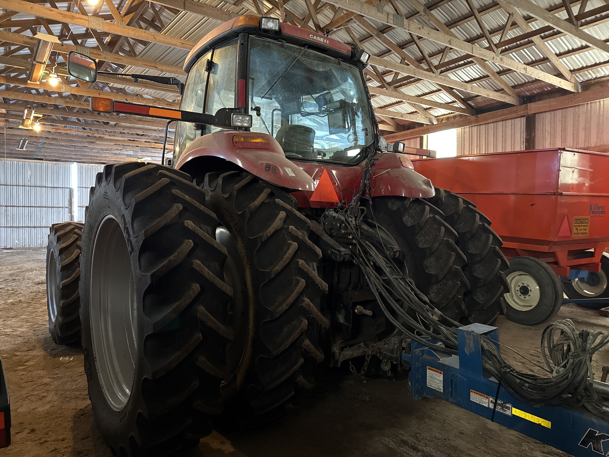 2011 Case IH Magnum 275 Image 16