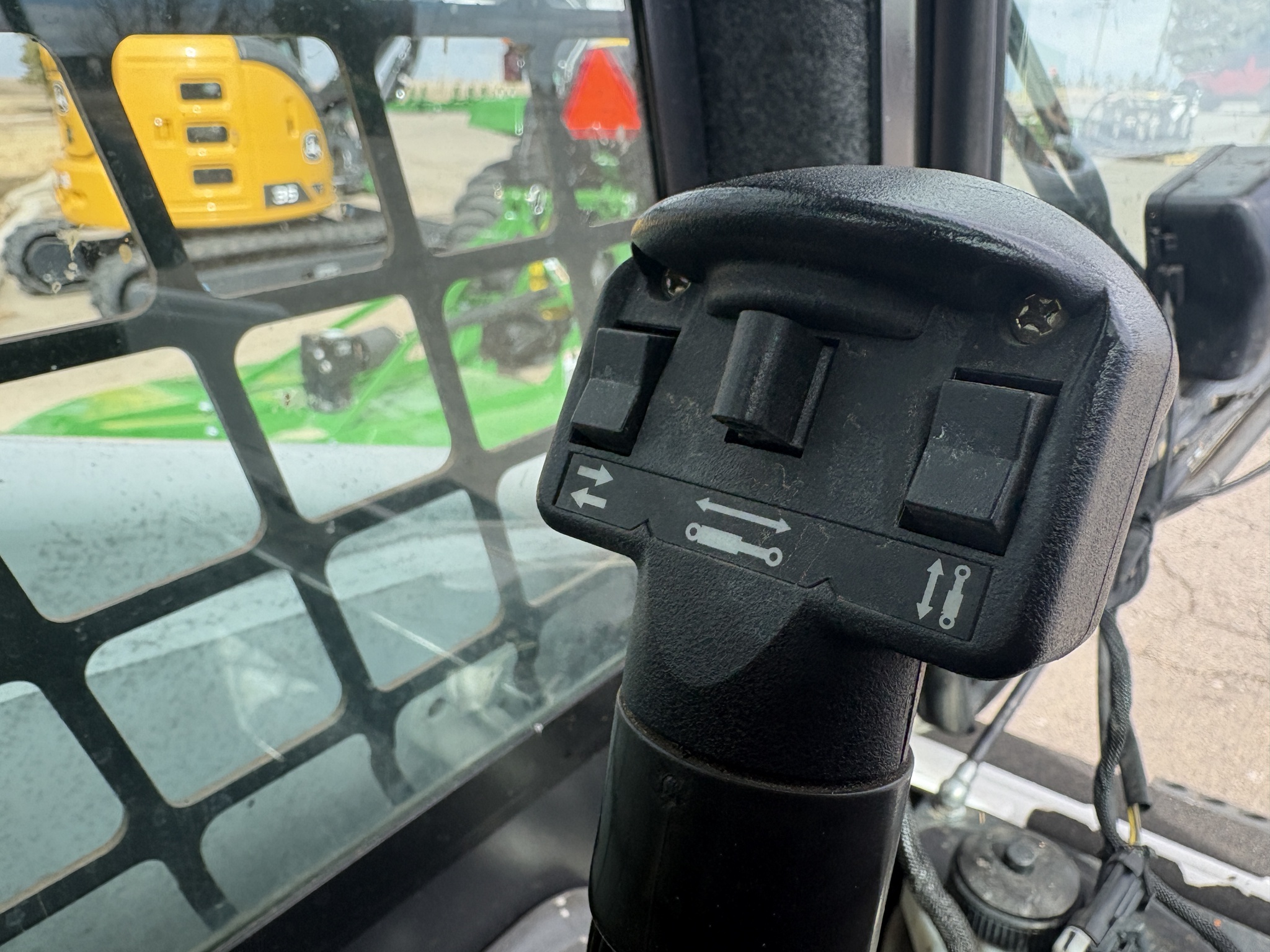 2009 Bobcat S130 Image 10