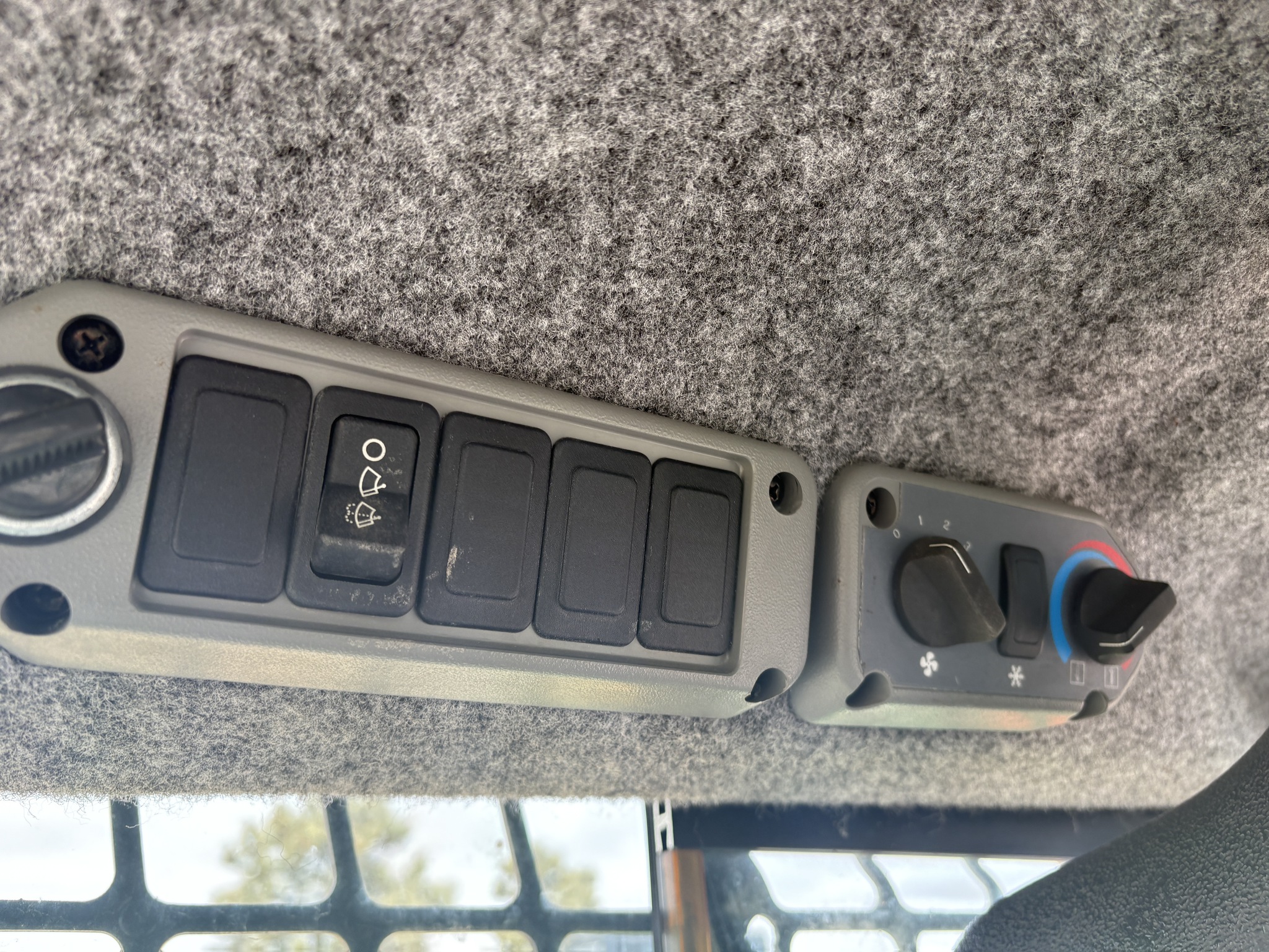 2009 Bobcat S130 Image 14