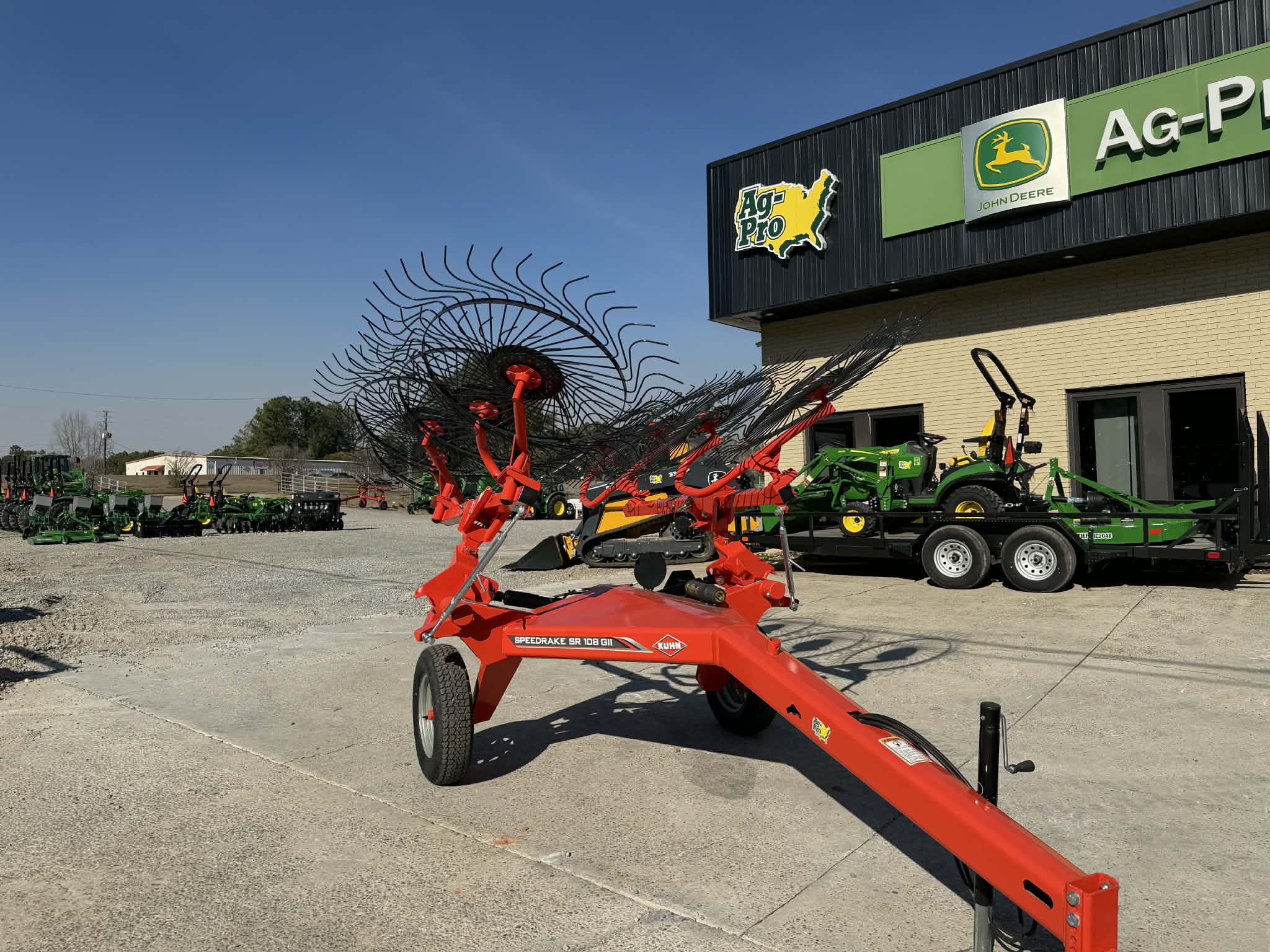 2025 Kuhn SR108 Image 2