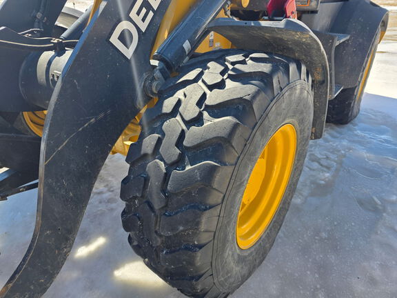 2021 John Deere 324L - Photo2