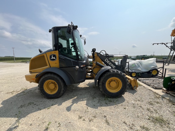 2021 John Deere 324L - Photo4