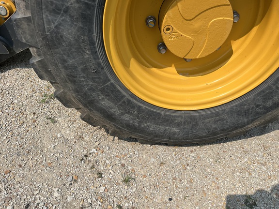 2021 John Deere 324L - Photo10