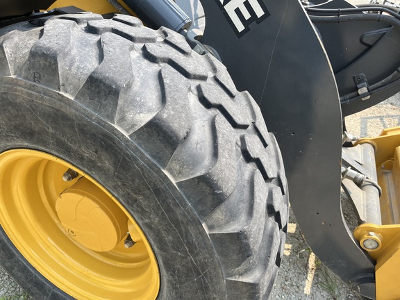 2021 John Deere 324L - Photo14