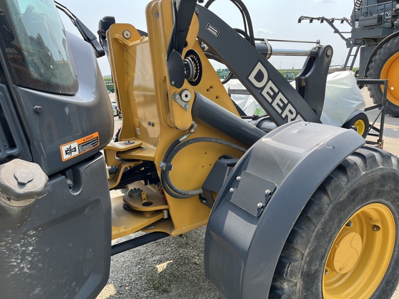 2021 John Deere 324L - Photo23