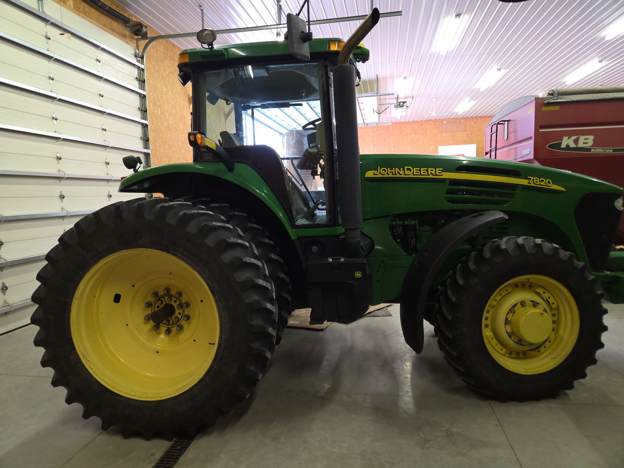 2006 John Deere 7820 Image 4