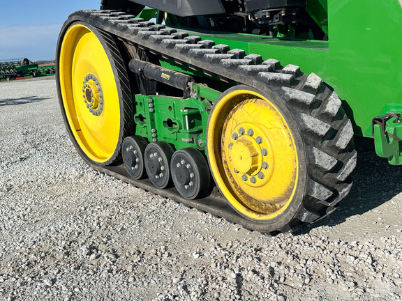 2021 John-Deere 8RT 410