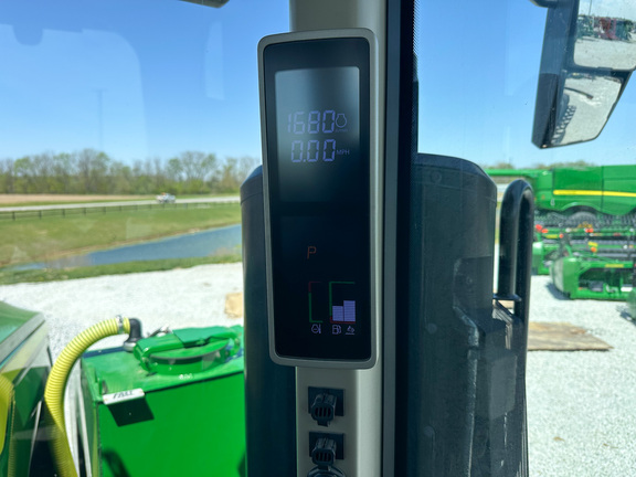 2021 John-Deere 8RT 410