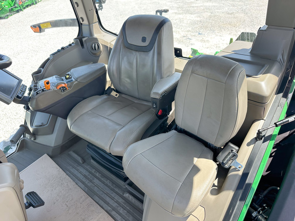 2021 John-Deere 8RT 410