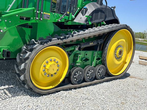 2021 John-Deere 8RT 410