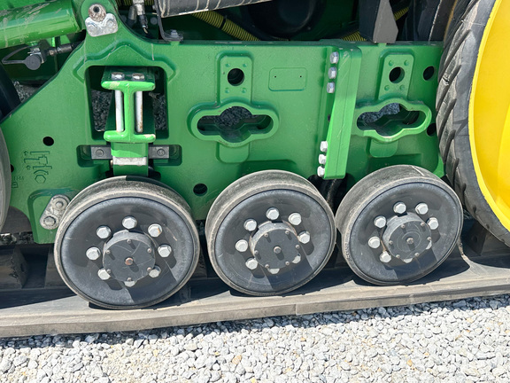 2021 John-Deere 8RT 410