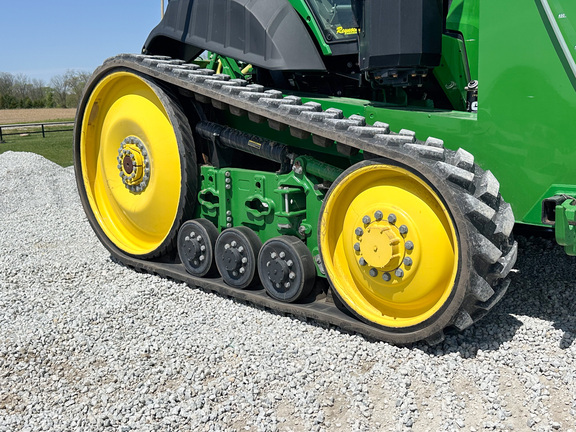 2021 John-Deere 8RT 410