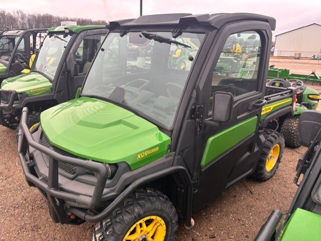 2021 John Deere XUV835M HVAC Cab Image 1