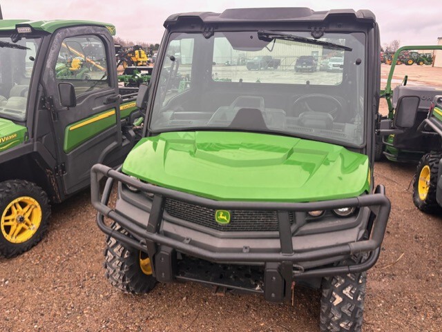 2021 John Deere XUV835M HVAC Cab Image 2