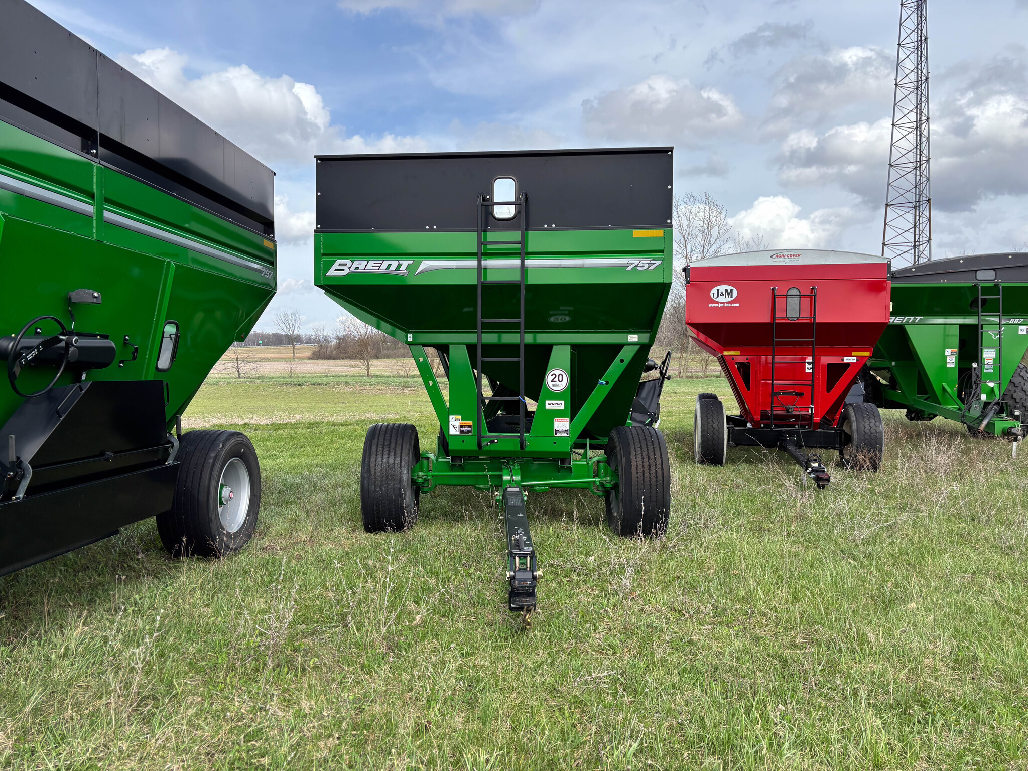 Used -- Brent 757 Grain Carts at Koenig Equipment in Anna, OH - PhotoXL4